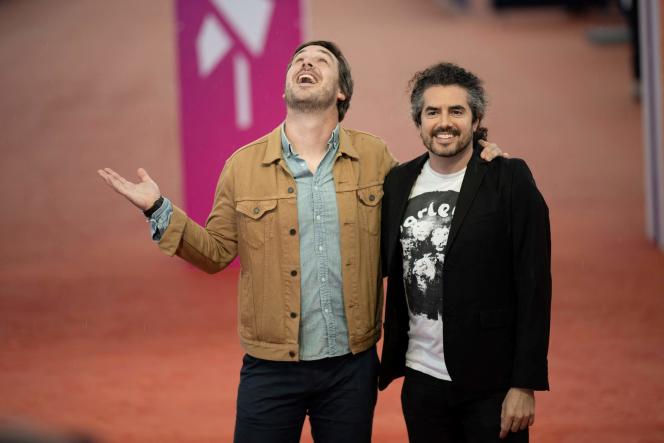 Le réalisateur américain Jamie Sisley (à gauche) et le producteur Rob Cristiano, le 8 septembre 2022, sur le tapis rouge du 48ᵉ Festival du cinéma américain de Deauville (Calvados).