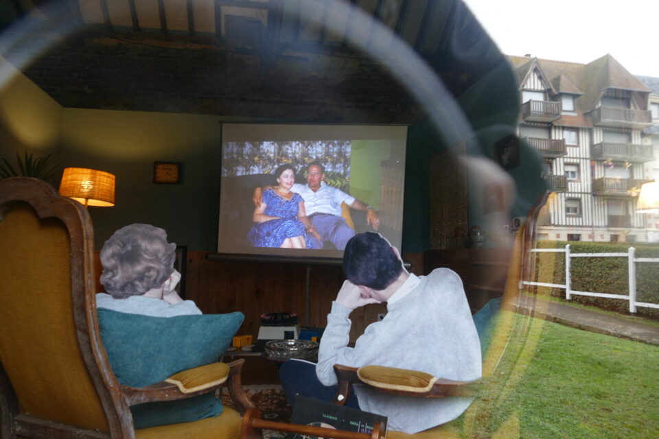 Une exposition à découvrir de l'extérieur.