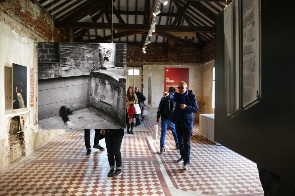 Au cœur de la Chatonnière, à côté de la mairie, la photographe et anthropologue Liz Hingley a décidé de monter un projet autour de la crèche des tout-petits et le foyer des anciens.