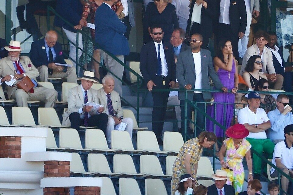 Tony Parker dans les tribunes de l'hippodrome de Deauville.