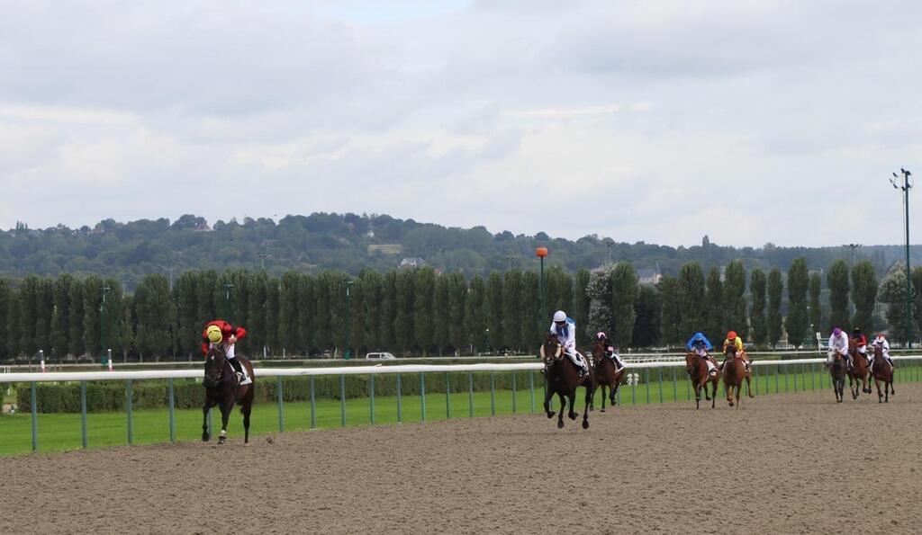 Les insolites mais formatrices courses de poneys à l’hippodrome de Deauville La Touques
