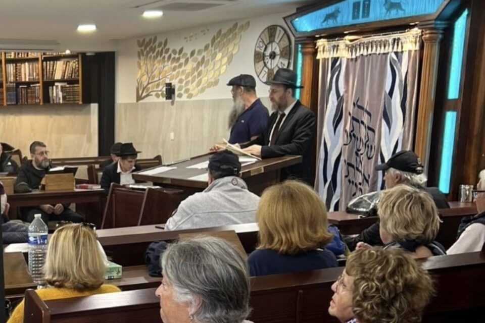 Le rassemblement s'est poursuivi à la synagogue de Deauville (Calvados).