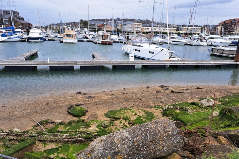 Le port de plaisance de la marina Port-Deauville.