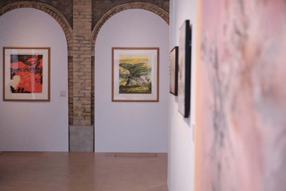 La diversité artistique de l'artiste franco-chinois Zao Wou-Ki s'expose aux Franciscaines, à Deauville, jusqu'au 26 mai.