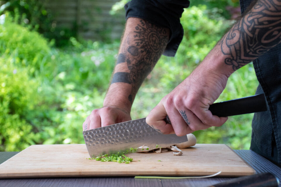 Il propose des plats