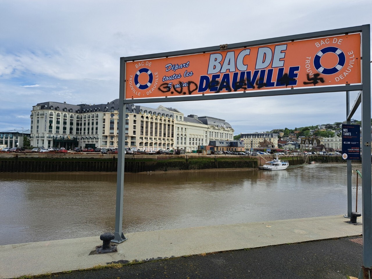 Deauville : un mois après, un tag antisémite enfin effacé