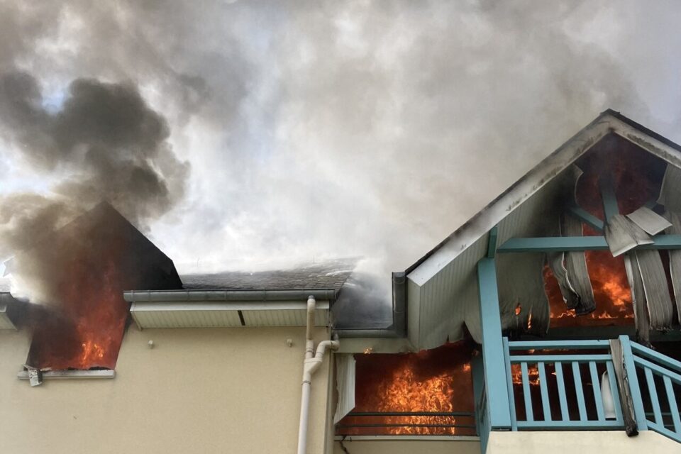 Près de Deauville : neuf blessés dans un feu qui a détruit trois appartements