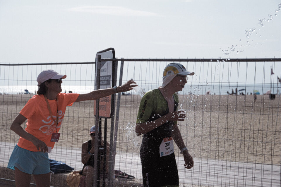 Avec une température de plus de 30 degrés, les participants se sont frottés au Longue Distance du Triathlon de Deauville, sous une chaleur étouffante.