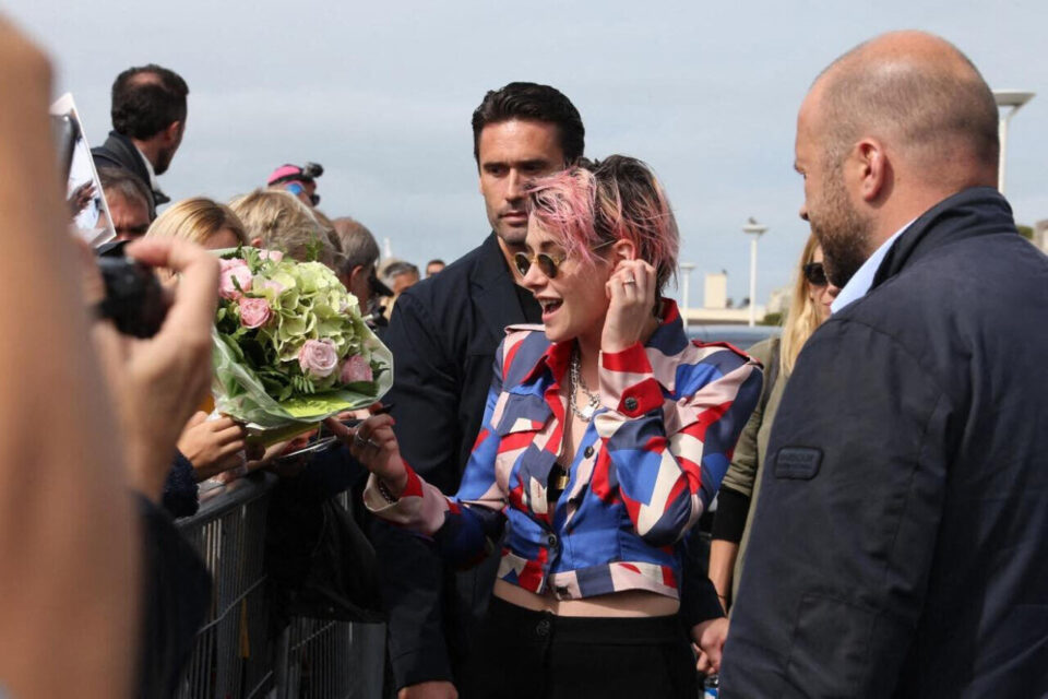 Hommage. Kristen Stewart, libre enfant de Deauville Le public particulièrement chaleureux a accueilli Kristen Stewart comme une star. ©Dominique SAINT - Kristen Stewart