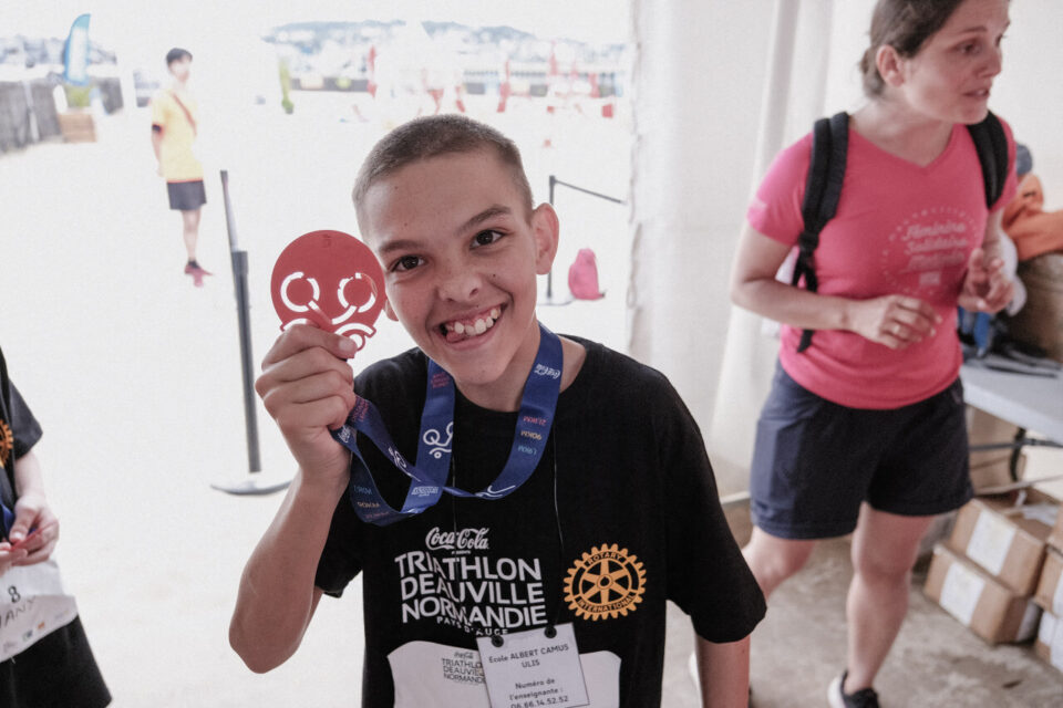 Des jeunes de Caen, de l'école Albert-Camus, à Caen, ont participé aux Duos inclusifs, au triathlon de Deauville.