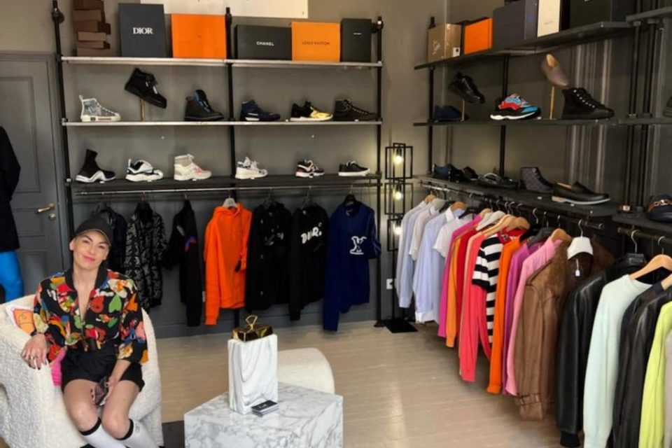 BoY, le nouveau concept de dépôt-vente d'Estelle Thiebaud ouvre à Deauville.